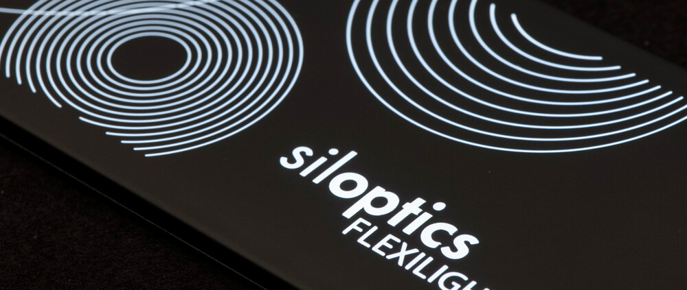 siloptics Flexilight mit flächiger Ausleuchtung mit geschwungenen Muster